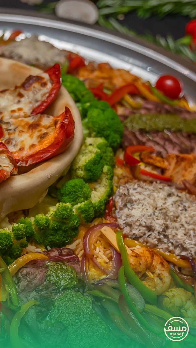 تحب البوفيهات المفتوحة وتنوّعها؟ 
سويناها لك وليمة، وبأصناف عالمية. 

صحن واحد، فيه كل هالأصناف: 

ستيك الإنتركوت، دجاج بالترفل، روبيان، شيش طاووق، ماشروم بايتس. 

وكل واحد ألذ من الثاني 🤤