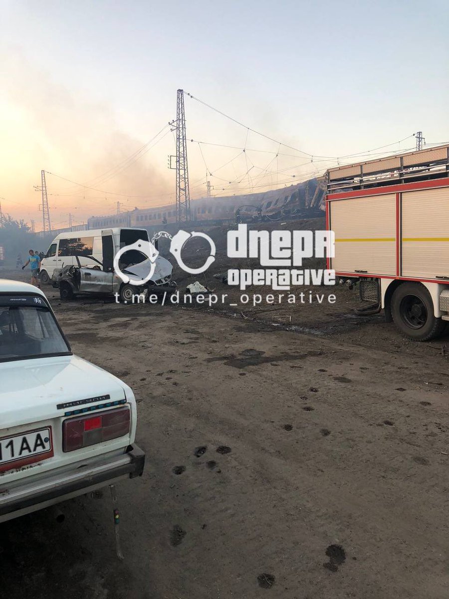 sternenko's tweet image. Russian terrorists fired at a passenger train in the Dnipropetrovsk region.

Now it’s known about 15 dead and more than 50 wounded civilians.

Russia should be recognized as a terrorist state.
Ukraine needs more weapons to stop rus terror.

#ArmUkraineNow #RussiaIsATerroristState