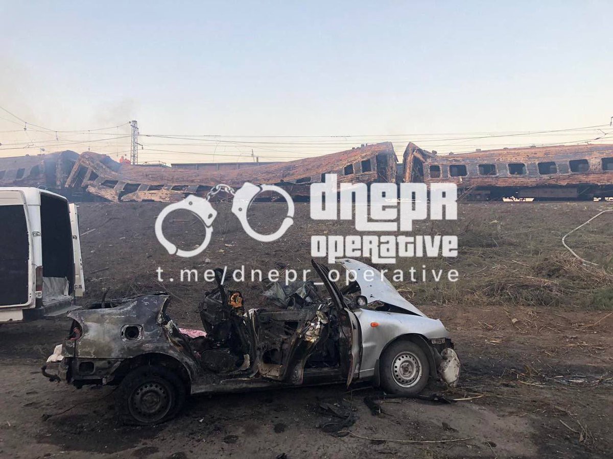 sternenko's tweet image. Russian terrorists fired at a passenger train in the Dnipropetrovsk region.

Now it’s known about 15 dead and more than 50 wounded civilians.

Russia should be recognized as a terrorist state.
Ukraine needs more weapons to stop rus terror.

#ArmUkraineNow #RussiaIsATerroristState