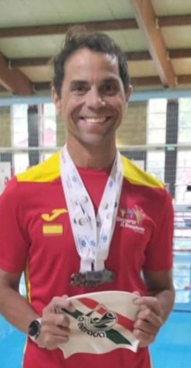 DyTEspana's tweet photo. Mario López  🏊🏊🏊🏊🏊 
sus primeros europeos  y logró subir 5️⃣ veces al podio.  Increíble  lo logrado después de una sesión de diálisis  el día anterior💪💪💪💪
🥇400 libres
🥇 lib100res
🥇  50 libres
🥈  50 brazas
🥉100 brazas https://t.co/BezLJhsfws