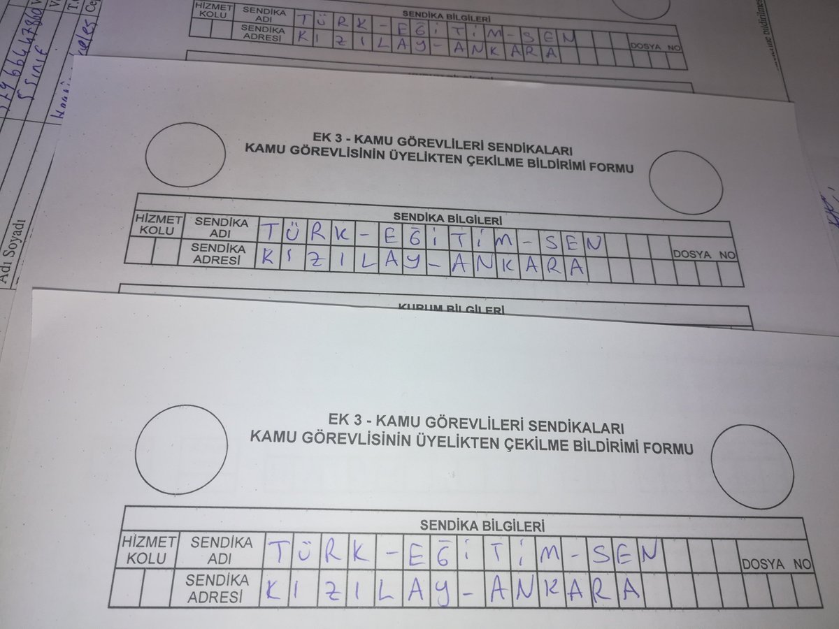 AlisbeyA's tweet photo. Ohh be istifamı verdim rahatladım lütfen yetkili sendika da olanlarda tepkisini ortaya koysun eğer ögretmenin hakkını savunmayacaksa benden aidatta almasın #ogretmenlerunutmayacak https://t.co/J4CN01fKw7
