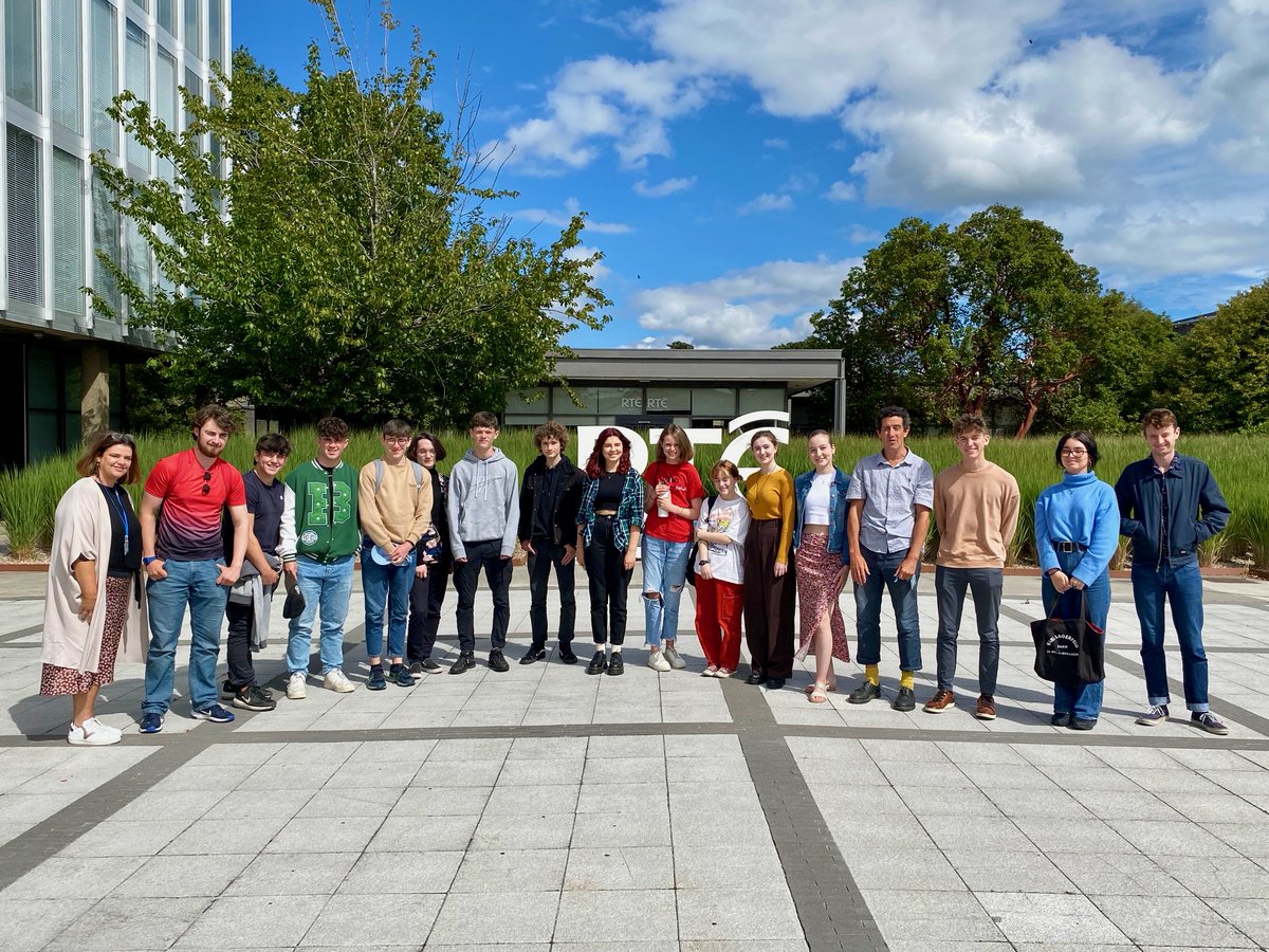 freshfilmie's tweet photo. The future of Irish filmmaking! 🎬🤩

Fresh’s Hothouse Project young filmmakers attended a masterclass at RTÉ Television Studios yesterday with Oscar-nominated cinematographer @RRyanArchives!

Funded by @rte &amp; @ScreenIreland 🎥

#freshfilm #freshproduction #film #filmmaking https://t.co/V0BDMM3xvG