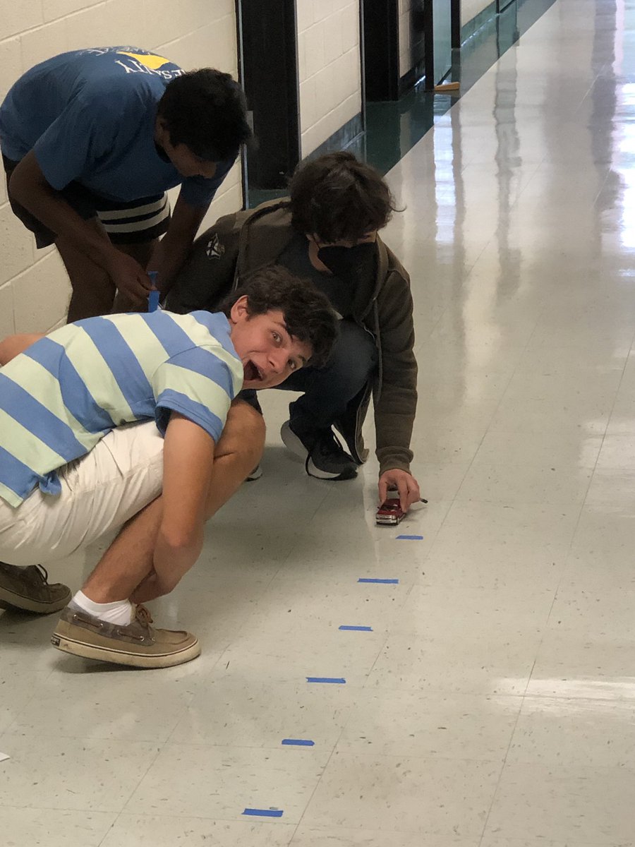 MHSArmourHall's tweet photo. Having fun in AP Physics C! https://t.co/IYru1CDiH2