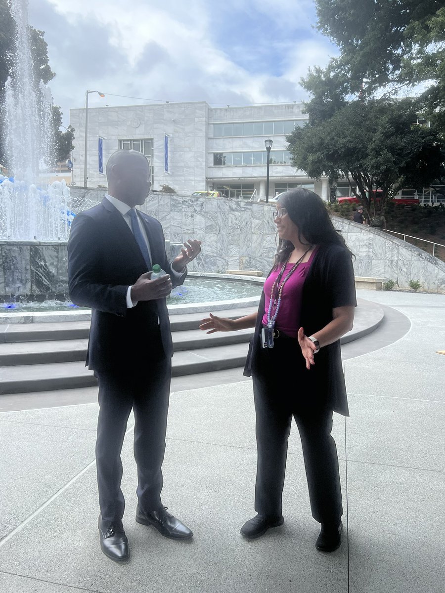 mrfairley's tweet photo. Really enjoyed meeting and speaking briefly with @mbrianblake @GeorgiaStateU President and First Lady Bridget Blake yesterday at the Hurt Park reopening!  Thanks for being approachable to faculty and students!  Go Panthers!  #TheStateWay https://t.co/Ef2IKzUAb2