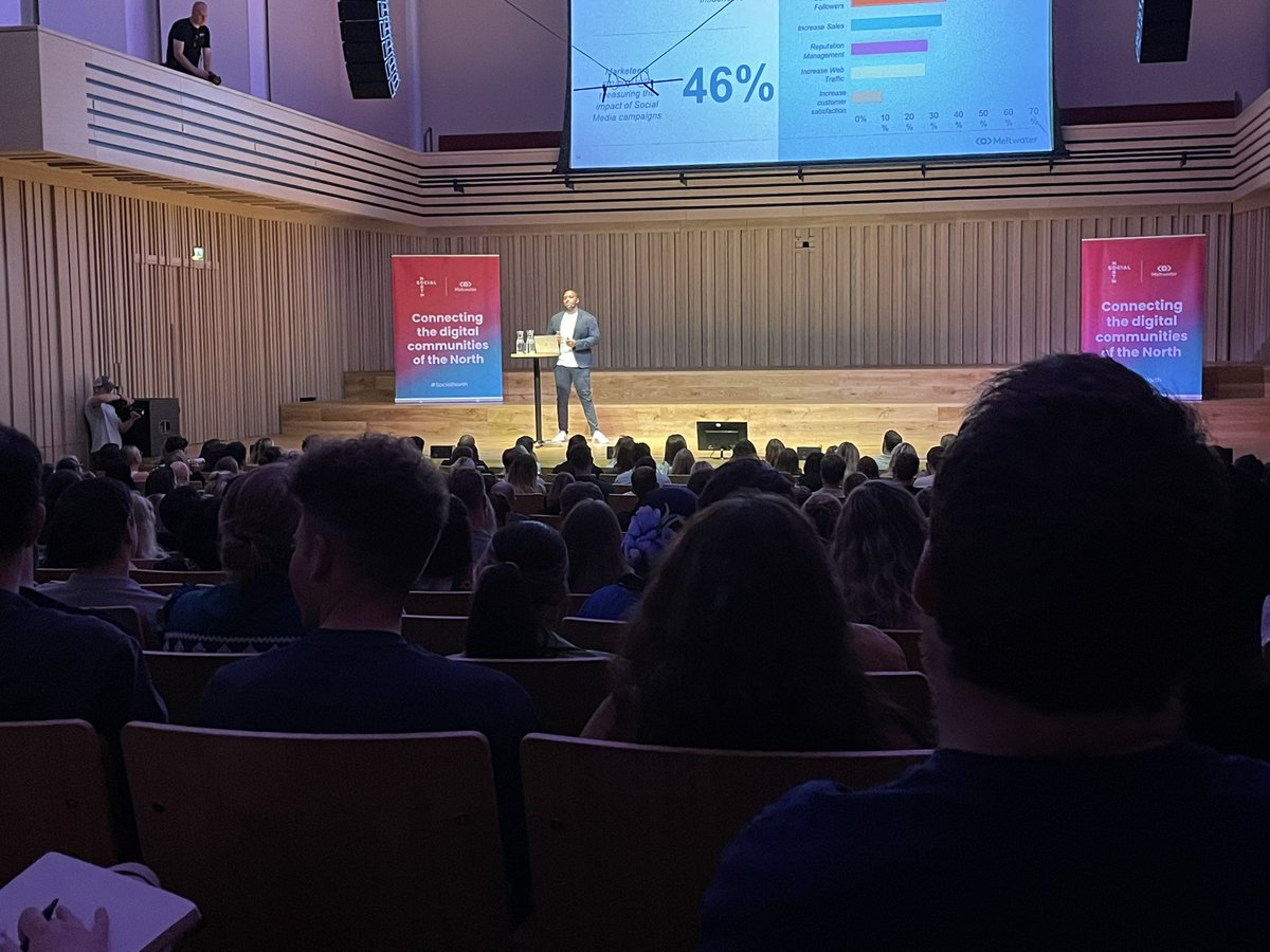 SocialNorthUK's tweet photo. “Amplification is the aim of the game and we are here to play” 

Claude from @Meltwater @MeltwaterSocial discusses the powerful benefits of using LinkedIn 💪

#SocialNorth https://t.co/WcliEZiMke