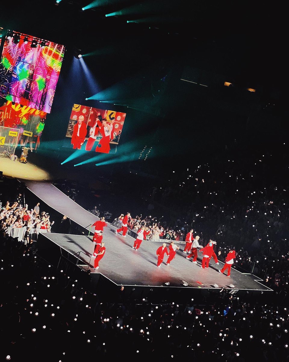 marcolira652's tweet photo. The seventeen concert last night was amazing! @pledis_17 https://t.co/GJaeSbk438