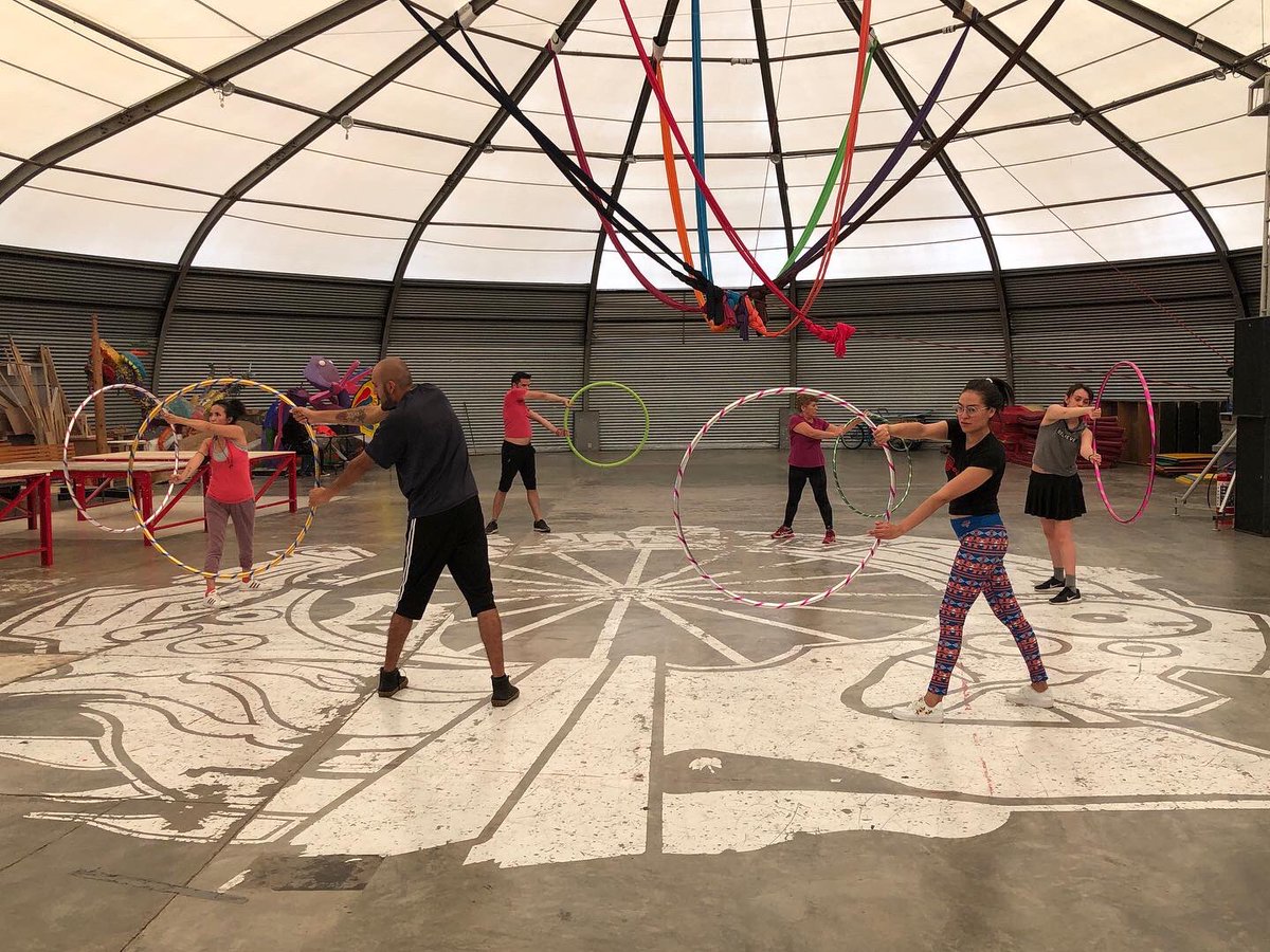 farotlahuac's tweet photo. Activando el cuerpo en #FAROTláhuac con el taller de HULA FIT
⚠️INSCRIPCIONES PRÓXIMAMENTE ⚠️
#hula #hulahoop #hulafitness #hulafit #talleres https://t.co/upRAv5hNmk