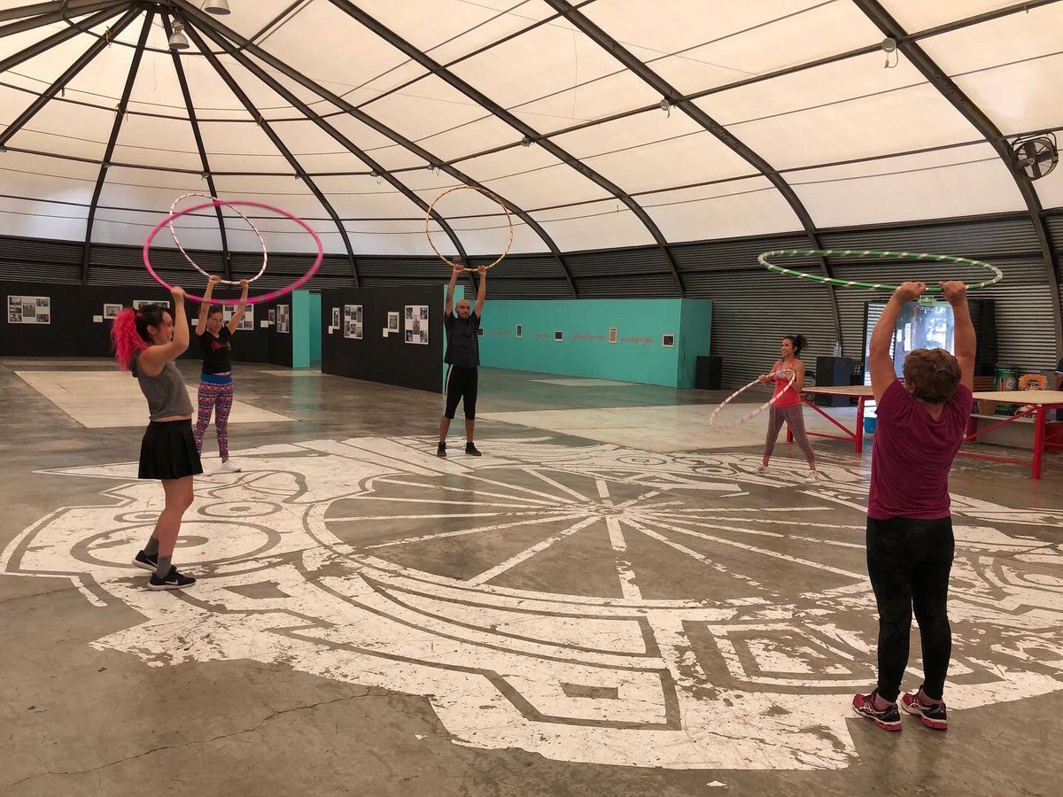 farotlahuac's tweet photo. Activando el cuerpo en #FAROTláhuac con el taller de HULA FIT
⚠️INSCRIPCIONES PRÓXIMAMENTE ⚠️
#hula #hulahoop #hulafitness #hulafit #talleres https://t.co/upRAv5hNmk