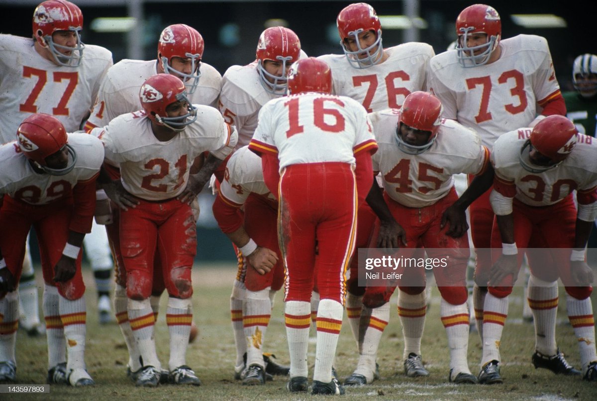 dadrose62's tweet photo. Anybody else in #ChiefsKingdom think that the @Chiefs should honor Lenny this year by doing this huddle formation on the first drive of every game? @lexiosborne @LetsChatChiefs @NFL @nflnetwork @gmfb @KSeaboldt @SorenPetro @insidetheNFL @SSJWHB @PatrickMahomes @tkelce https://t.co/d9mpDtWbkm