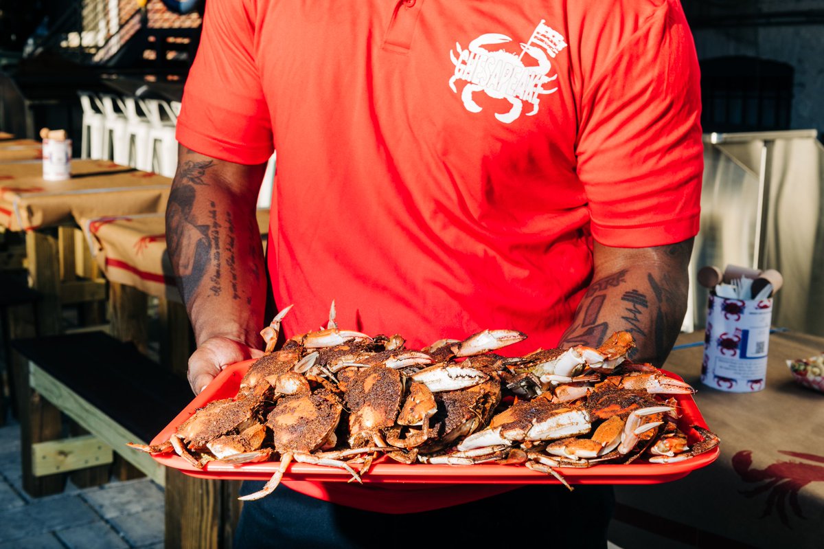 chesapeakewdc's tweet photo. Our official first week of service begins today and we can think of at least a dozen reasons why you should visit us! 🦀🦀🦀🦀🦀🦀🦀🦀🦀🦀🦀🦀
Join us Wed-Sun from 4-10PM; book a table at https://t.co/4xaJJU48Px

📸 @KarlinVillondo https://t.co/6hFocA1g5B