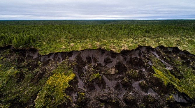 Arctic warming thaws permafrost, leading to soil C &amp; Hg transport to the Arctic Ocean. We investigated Hg isotope signatures in Arctic rivers, ocean and atmosphere and suggest permafrost Hg is not emitted to the global atmosphere but buried in AO sediments
nature.com/articles/s4146…