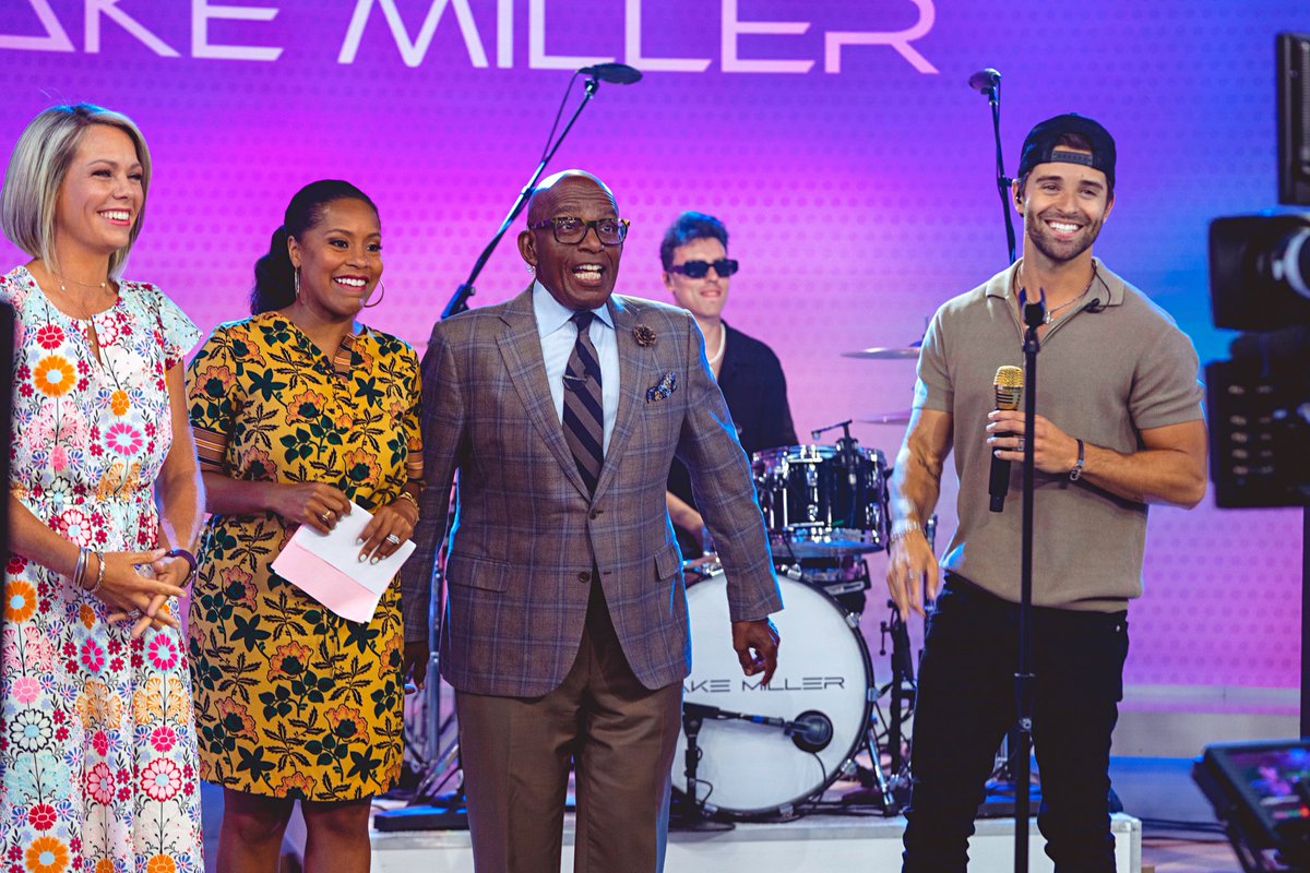 jakemiller's tweet photo. Hey @kellyclarkson @KellyClarksonTV I’d love to perform on your show 😊 https://t.co/3W9KZxI1rM