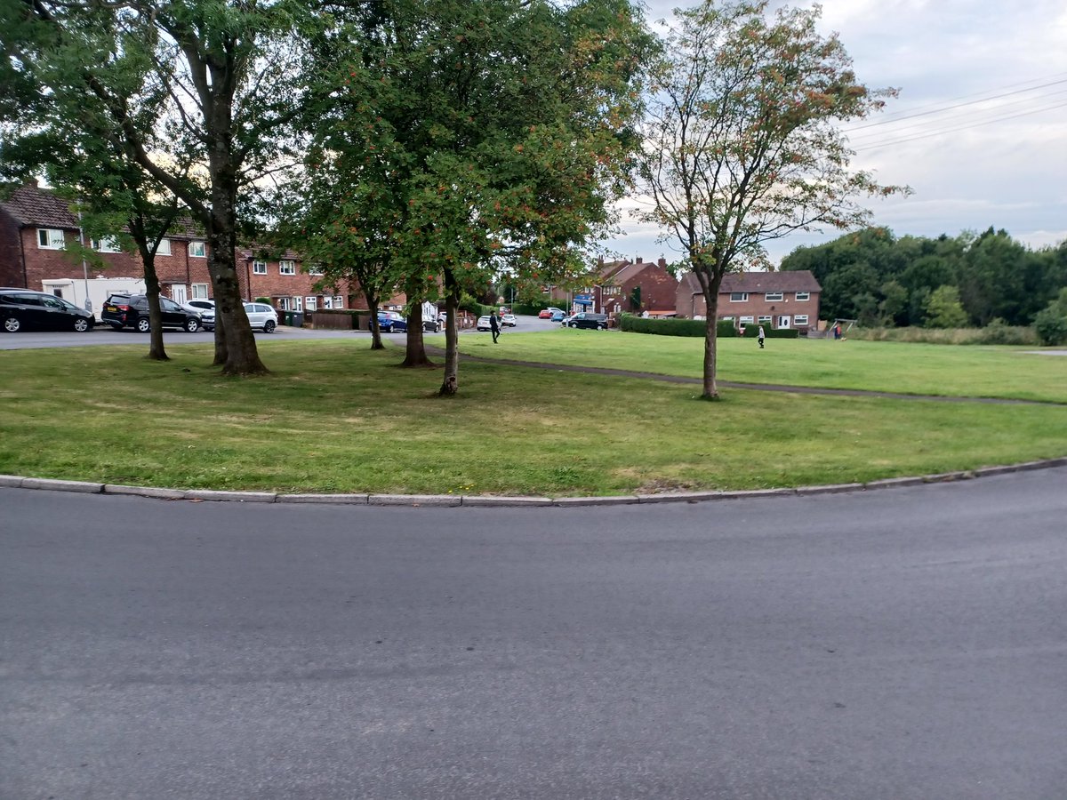 Ruth and I had a meeting with <a href="/Tanuja_jigsawHG/">Tanuja Patel</a> from <a href="/JigsawTameside/">Jigsaw Homes Tameside</a> this afternoon on Waverley Road. Local community funding opportunities were discussed to visually improve the area.

Keep an eye out for more information in the coming months. #community