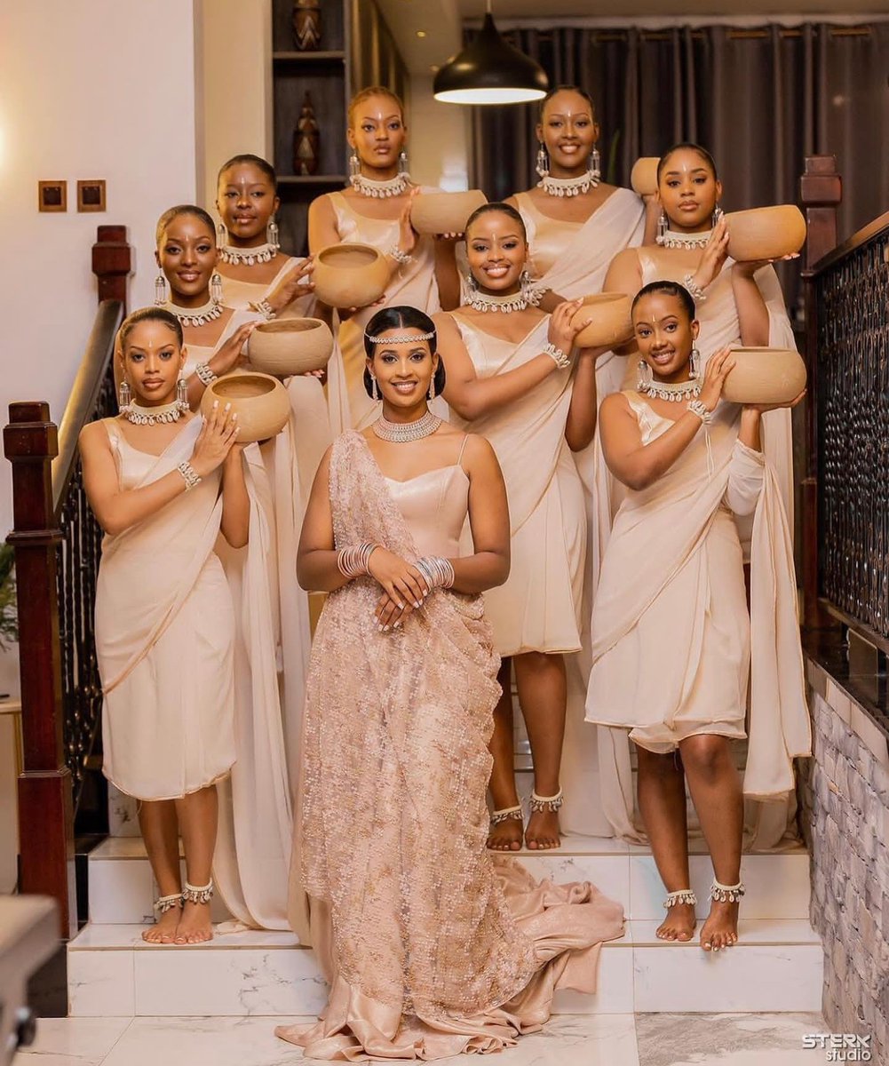 RwandanWedding's tweet photo. Traditional @RwandanWedding GUSABA 😍✨

Bride (@nouriat. kal
Photography @sterk_group @franzdaniiel Makeup @j.elle_makeup
#wedding #Rwandanwedding #traditionalwedding  #gusaba https://t.co/oBhF0uOUnD