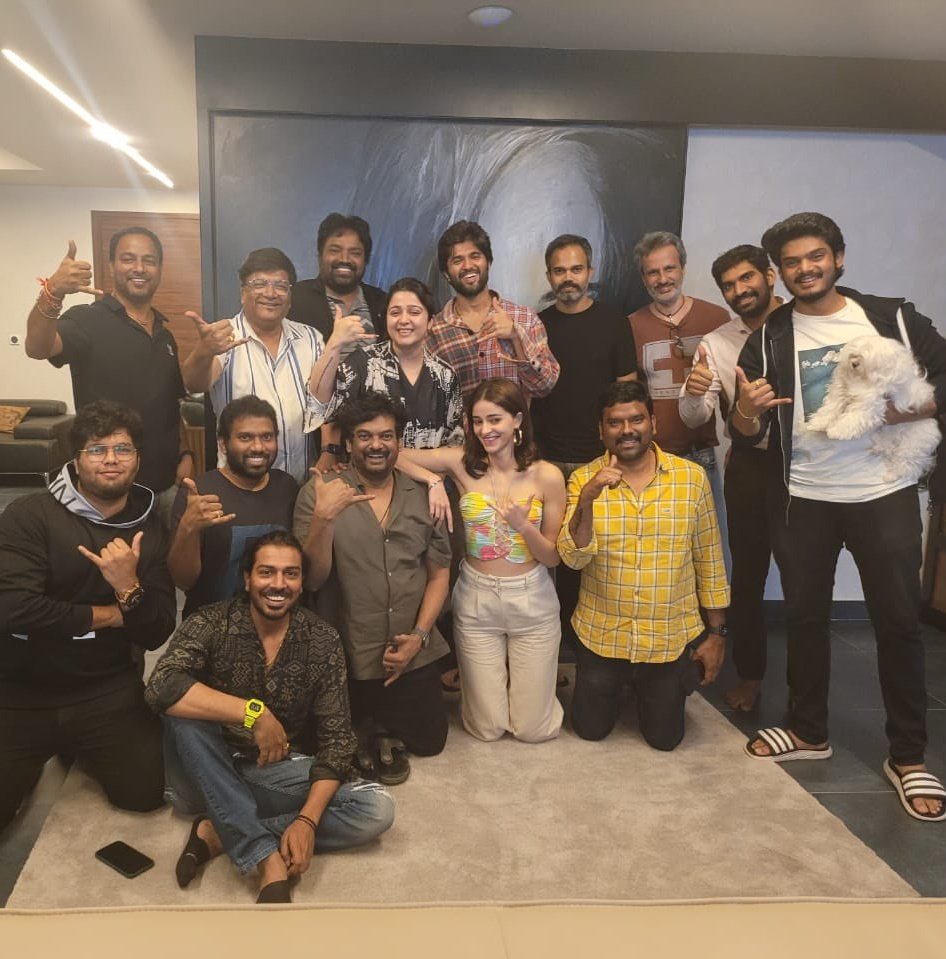 We are all smiling but,
lopala pack aitundi!

But I believe today
#WaatLagaDenge