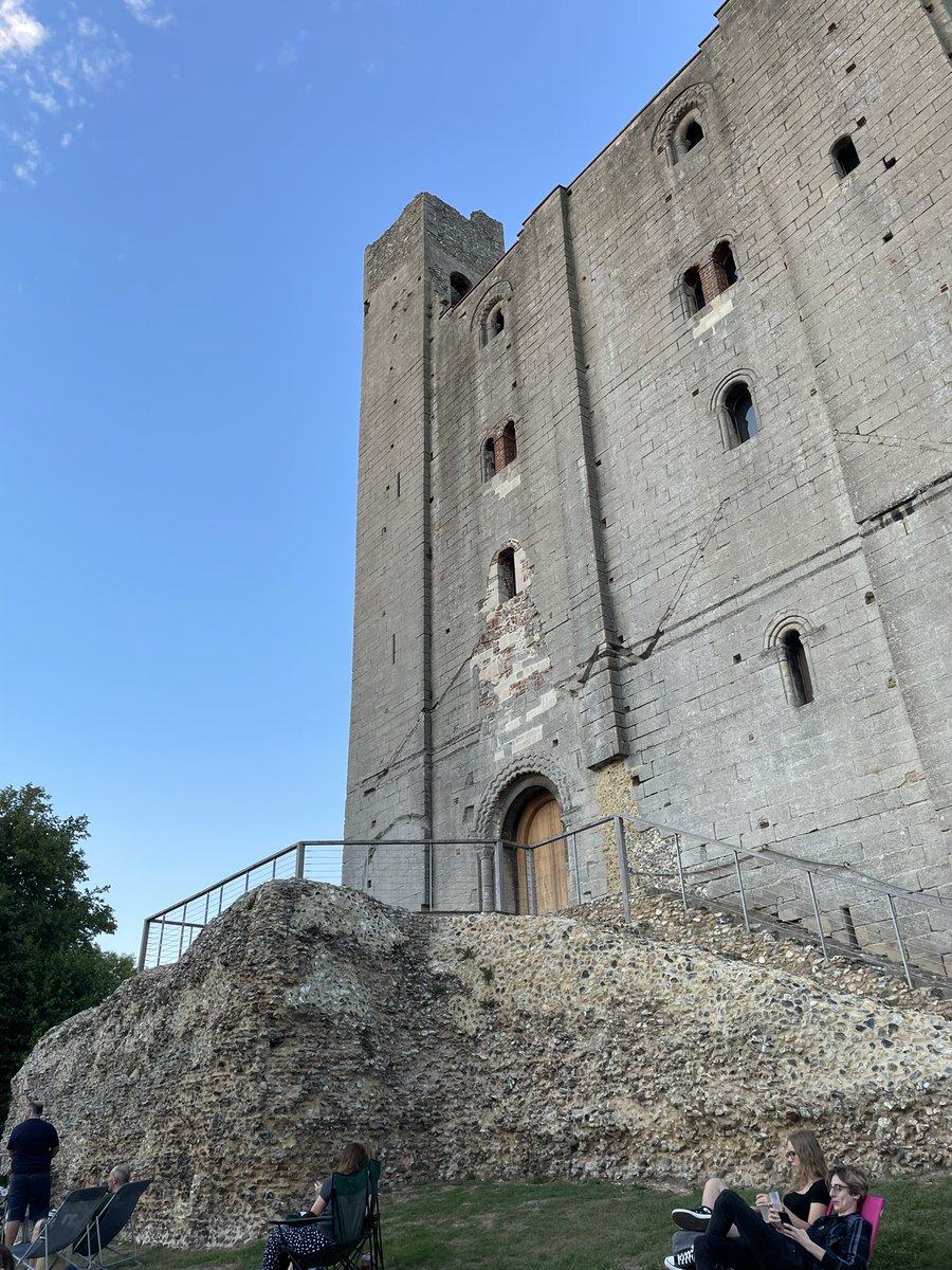 RAncient's tweet photo. Adventure cinema at Hedingham Castle!! https://t.co/ZCPYQvVT1e