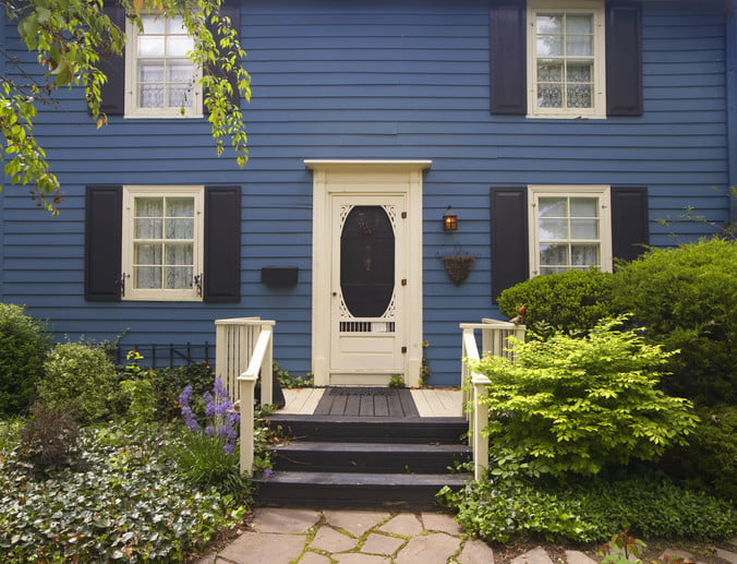 CarloDeCastris's tweet photo. You might want to make reading this article part of choosing a color for the #exterior of your house. #homestyle  https://t.co/TIqhrsMkqQ https://t.co/ezTTVDJ9hJ