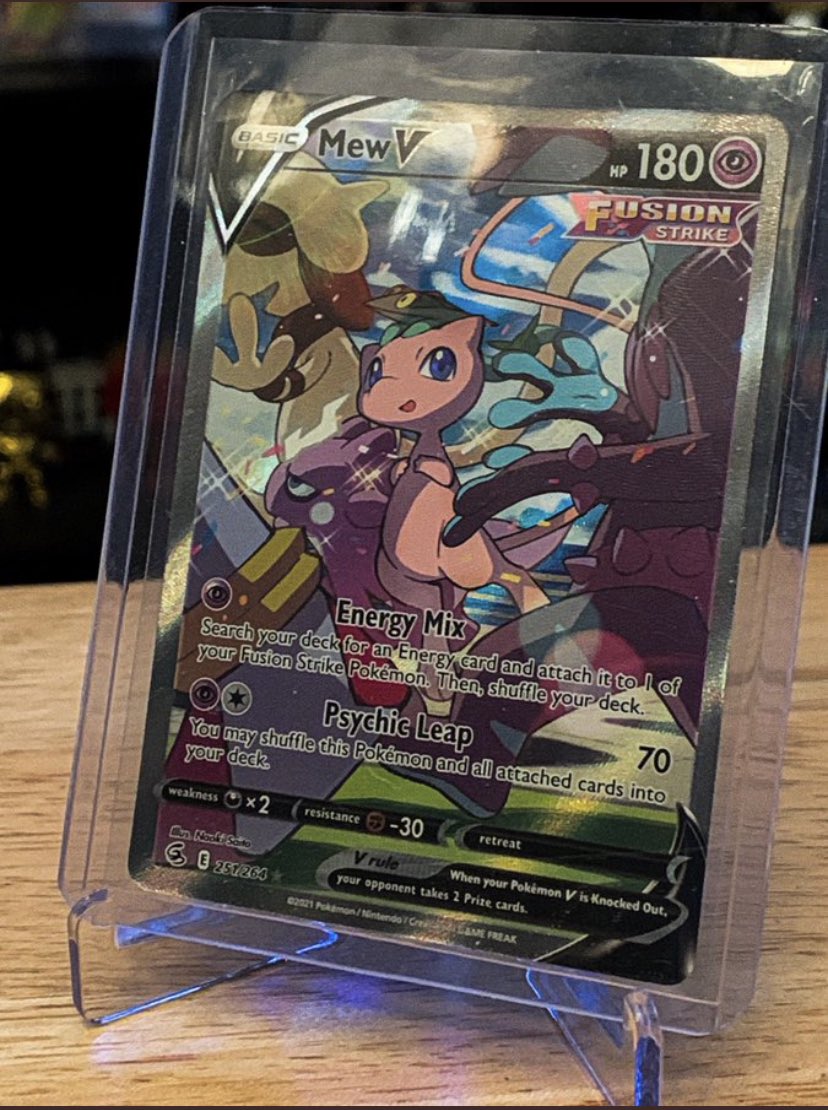 Lord Charizard tweet media