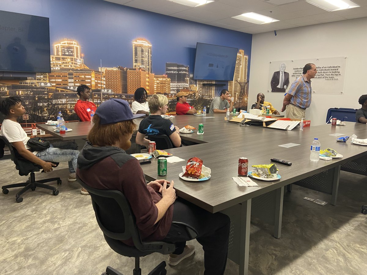 CLCfw's tweet photo. Last call for aspiring YouthBuild students! Our next YouthBuild class starts this Monday August 29th! If you want to take part, you need to call and qualify for tuition RIGHT NOW! Call 817-887-9720 or come by 6220 Anglin Drive tomorrow Thursday the 25th at 2pm to register. https://t.co/f0DVnKTK8P