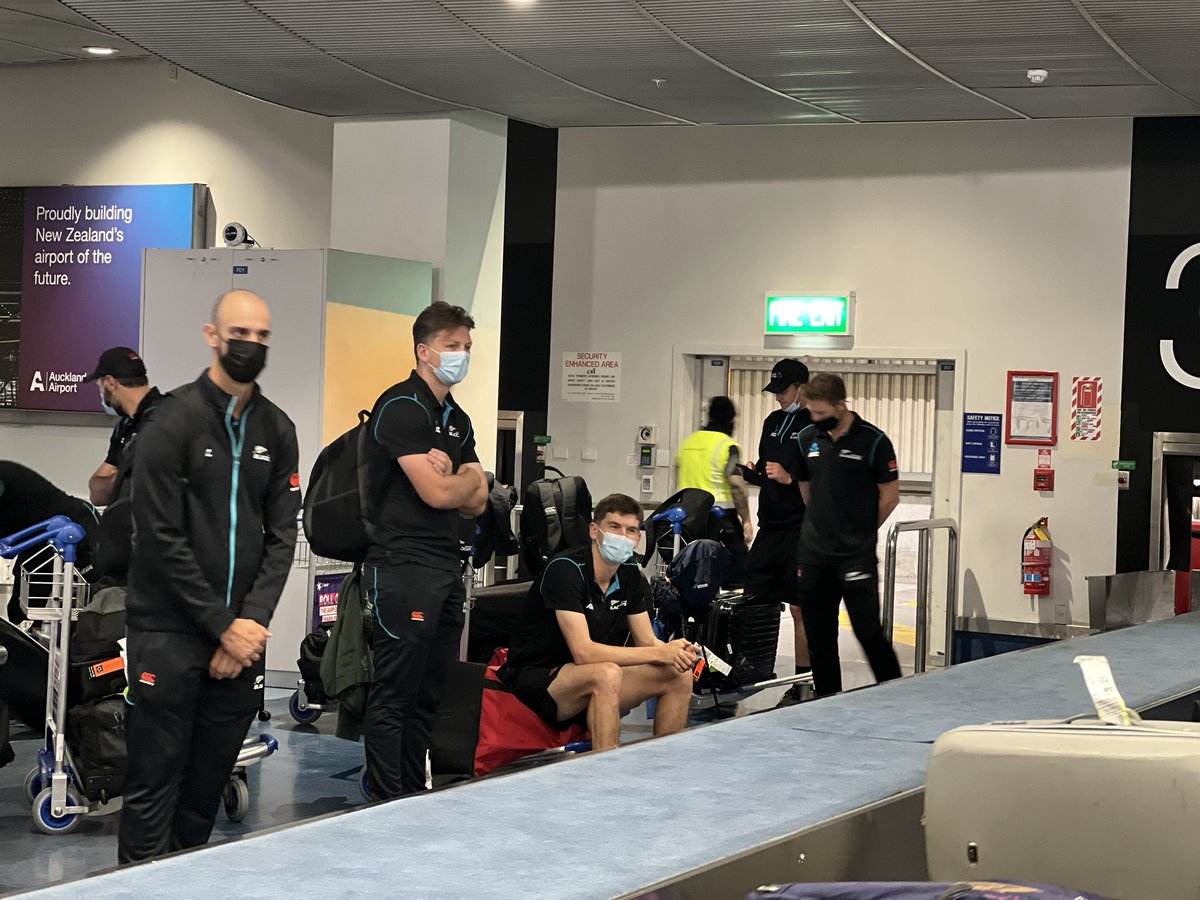 BLACKCAPS's tweet photo. MONDAY
- 6am depart Barbados
- 11am arrive in New York
- transfer to Newark
TUESDAY
- depart Newark
- 7pm arrive in San Fran
- 10pm depart San Fran
THURSDAY
- 6am arrive in Auckland 

Kia ora NZ! Great to be home 👌

#WIvNZ #travel https://t.co/FU7zW9UREm