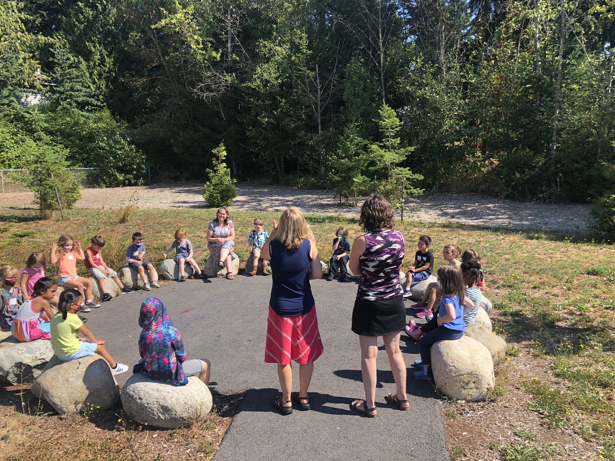 CascadeK8's tweet photo. All of our Kindergartners, ALL of the fun and learning!  Thanks students, families, and teachers for a wonderful #KindergartenAcademy https://t.co/IdGrpeAvqw