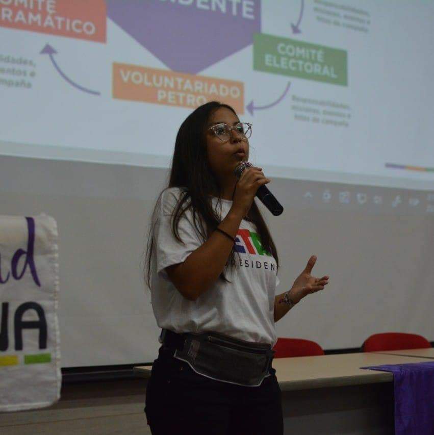 Desde la Juventud Humana Cundinamarca saludamos el nombramiento de <a href="/GabrielaPossoR/">Gabriela Posso Restrepo</a> y le extendemos la invitación a nuestro departamento y a construir colectivamente
@Juventud_Humana <a href="/alexandravasoch/">Alexandra Vásquez</a> <a href="/HeinerGaitan/">Heiner Gaitán Parra</a> @Koshka_Georgy <a href="/Temena5/">Temena</a> @paeagarcia <a href="/sergionpoveda/">Sergio Poveda</a> <a href="/yeisoncajamarca/">Yeisson Sua Cajamarca Zapata</a>