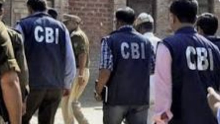 #Bihar| They raided my place for 13 hrs, broke ceiling, tore through my house but on found only ₹3lakh, which was of my son &amp; her wife. They checked my accounts, asked officers to check if I correlate with <a href="/yadavtejashwi/">Tejashwi Yadav</a>, they are after him: #RJD #MLC, #SunilSingh on #CBIRaid