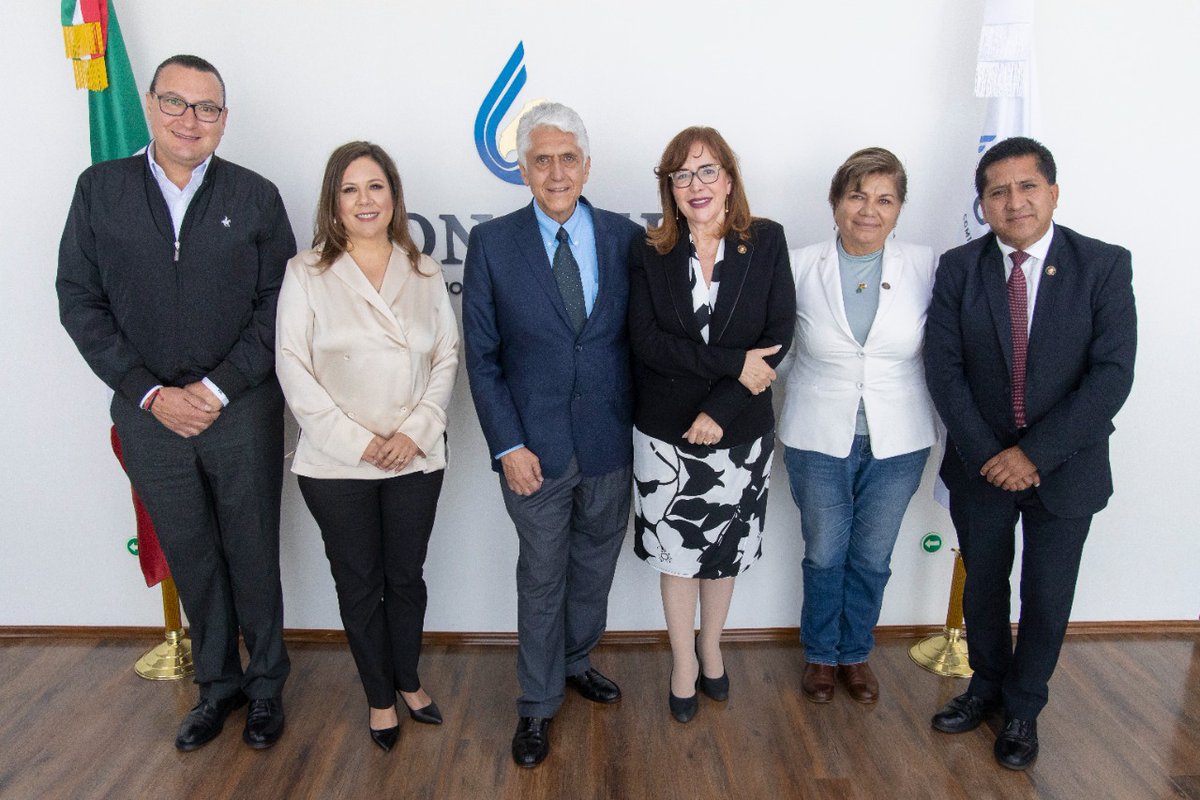 GinaCruzBC's tweet photo. En reunión de la Tercera Comisión de la Permanente, nos reunimos con  @GermanMSantoyo y funcionarios de la @conagua_mx. https://t.co/X1lUenmsli