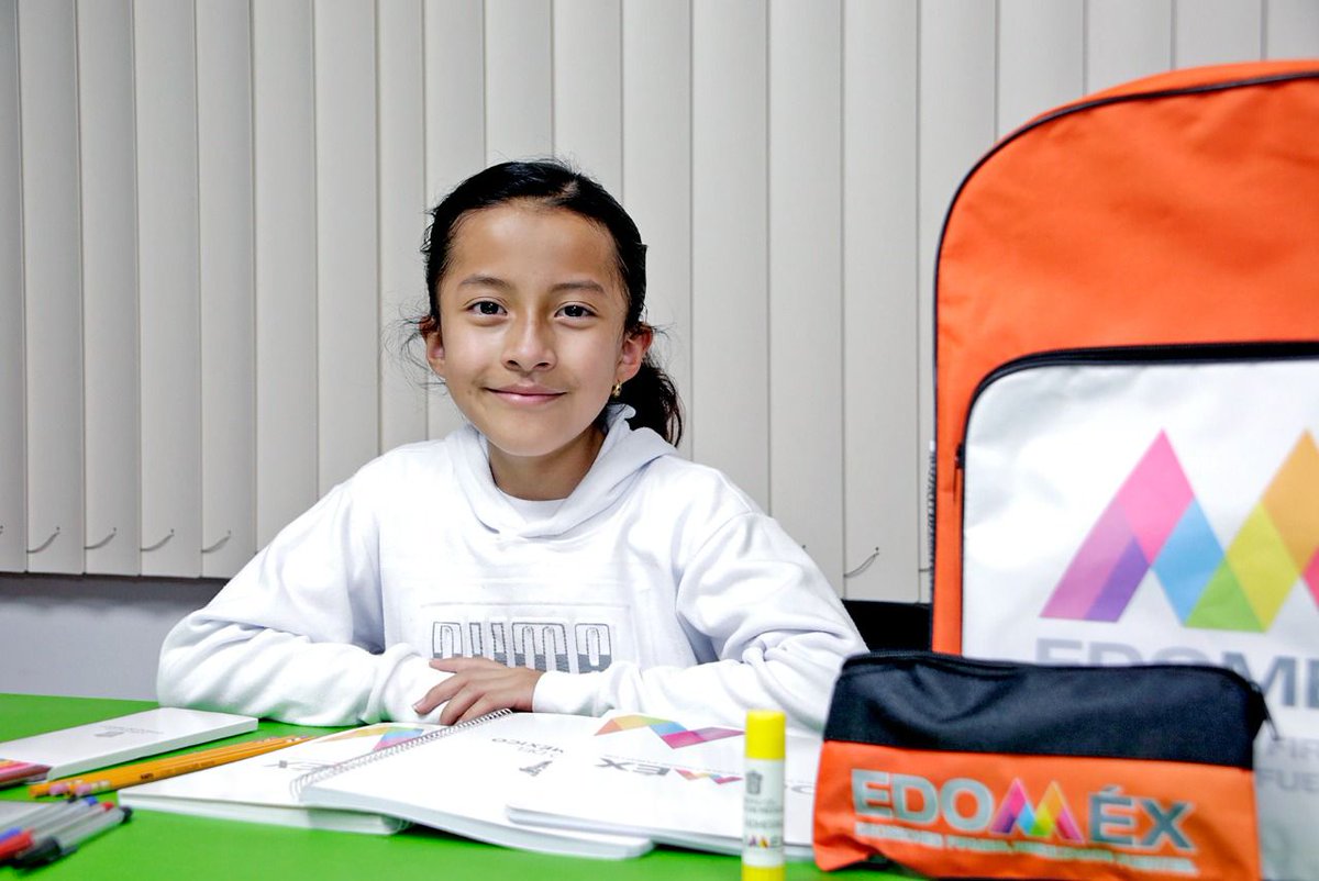 Edoméx Informa (@edomexinforma_) on Twitter photo El Gobernador <a href="/alfredodelmazo/">Alfredo Del Mazo</a> informa que se entregarán paquetes de útiles escolares gratuitos a estudiantes de preescolar, primaria y secundaria.
🔺Incluyen libretas, colores, pegamento, bolígrafos, mochila, entre otros materiales.
Más detalles: bit.ly/3wuZqjT El Gobernador <a href="/alfredodelmazo/">Alfredo Del Mazo</a> informa que se entregarán paquetes de útiles escolares gratuitos a estudiantes de preescolar, primaria y secundaria.
🔺Incluyen libretas, colores, pegamento, bolígrafos, mochila, entre otros materiales.
Más detalles: bit.ly/3wuZqjT