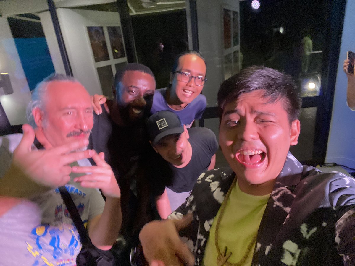 codycoexfoo's tweet photo. @vandigital @Rayvolutionized @azsamad, Paul Morrison and I just having a fun web3 conversation. 

This moment was nice. :) @M1ntedAsia https://t.co/ktSyzg2iGU