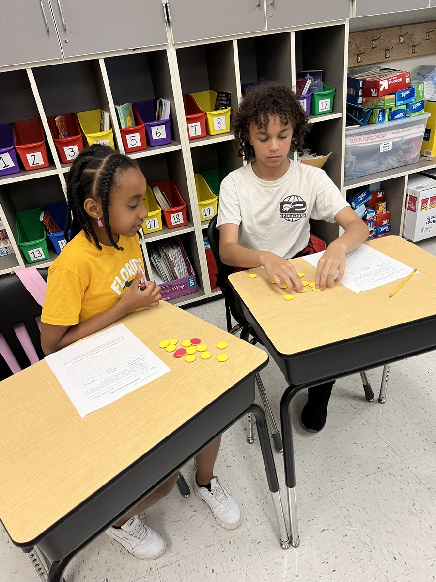 BMP_MsLeace's tweet photo. Math games are fun! Even or odd?! @LakeAnneES https://t.co/FJQOLXR2yG