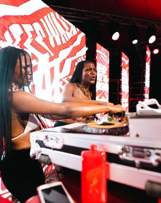 BigMoyorshola's tweet photo. Johnnie walker is set to paint Lagos mainland red, we can’t wait to experience what fun feels like.  You can’t afford to miss this! Click on the link to register, 
https://t.co/n6VDEcsp11
#WalkerDistrict #AD https://t.co/yrQ5zqVS1t