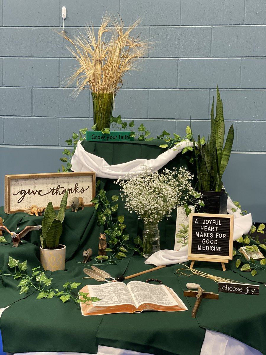 AshleyFloyd12's tweet photo. Living Waters Catholic Schools are together sharing faith, laughter and JOY! Welcome to the 2022-2023 school year! @lw_stjoseph @lwcrd_stmary https://t.co/eU8AlYeHOA