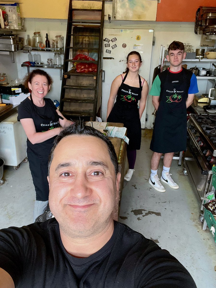 ArunKapilspice's tweet photo. Happy (A)team. Helping Aiobheann and Liam prep for their @HopeFoundation fundraising supper this Friday evening @thegrainstore . Food’s going to yum; black basil ‘jolly Jaipur’ cocktails, zingy golgappa, #freshspice @greensaffron curries, creamy kulfi & garam wafers! https://t.co/WU59s5B3Z1