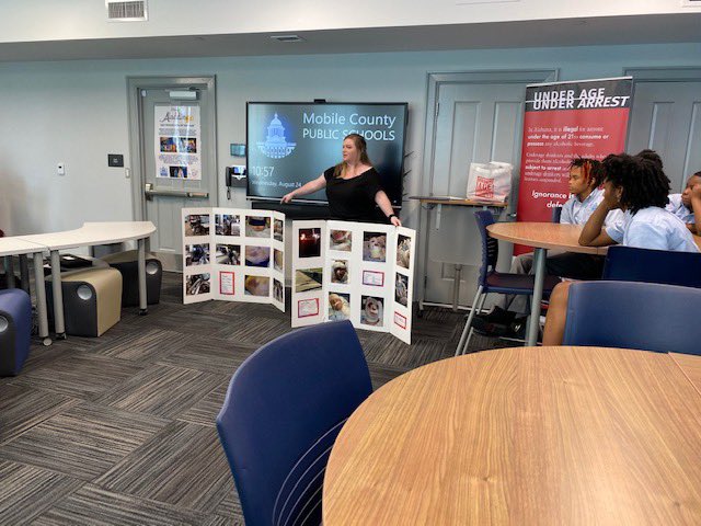 ALEAprotects's tweet photo. Today, Sr. Trooper Anna Peoples, Rusty Glover with the ABC Board and Lauryn Simons with Mothers Against Drunk Driving (MADD) conducted an Under Age, Under Arrest event at Barton Academy in Mobile. The program helps to educate young people on the dangers of drinking.
#aleaprotects https://t.co/0063MtmTTP