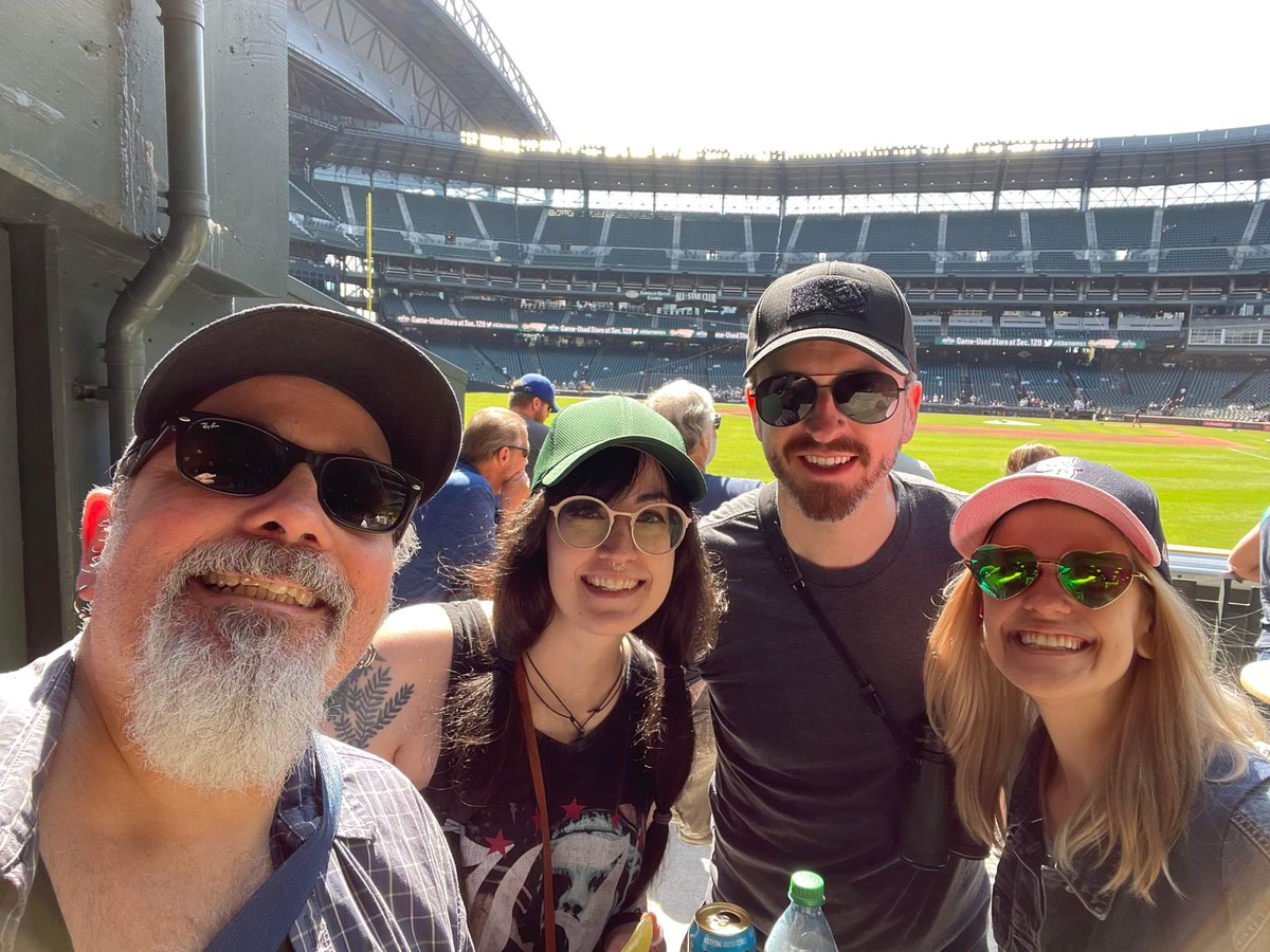 Cail_rose_'s tweet photo. HAPPY 60TH BIRTHDAY DAD! 
WE LOVE YOU SO MUCH! 💗💗💗
PERFECT day for a ballgame!!⚾️🧢 #WHEREiROOT #Mariners #birthdaygame https://t.co/YQWrkVbQsI