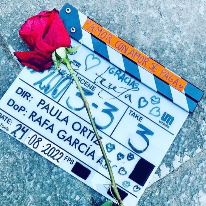 lafuentealex's tweet photo. Hoy terminamos el rodaje de @teresapelicula felices, orgullosos y muy agradecidos a un equipo y unos actores insuperables en talento y generosidad. El año que viene #teresa va a incendiar los cines. La que se viene 🔥🎥 #PaulaOrtiz @BTeamPictures @IniciaFilms #BluebirdFilms https://t.co/MktCXadnoQ
