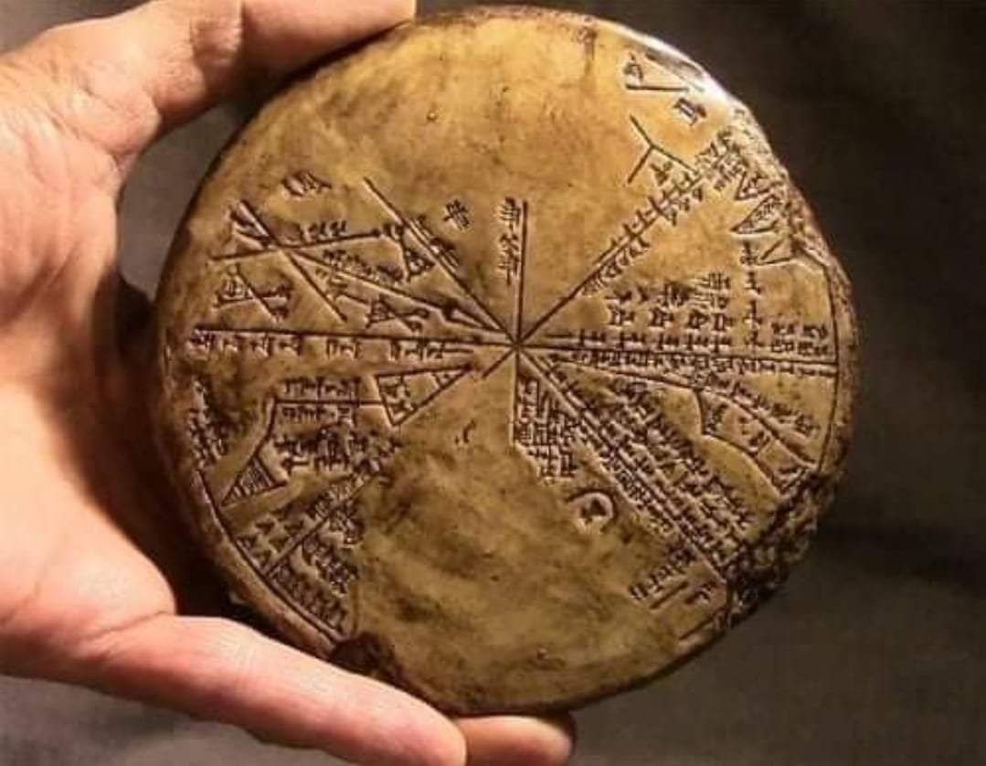 archeohistories's tweet photo. Circular stone tablet was recovered from 650 BC, library of King Ashurbanipal in Nineveh, Iraq; late 19th century. Thought to be an Assyrian tablet, computer analysis has matched it with sky above Mesopotamia in 3300 BC, proves it to be of much more ancient Sumerian origin. https://t.co/0e5HLGDgrW