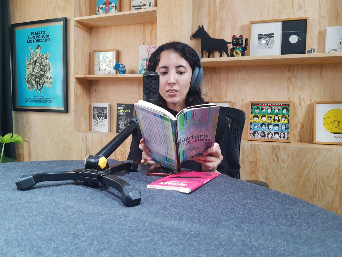 📖📜Hoy es Miércoles de Poesía en <a href="/constelacionesp/">Constelaciones en la Piel</a> con <a href="/stefftorress/">Shorty 🔪</a>... Vengan a inspirarse junto con nosotros en @yomobilemx. 

🖤💚Aquí: get.yomobile.com/LRkJwIHfLsb