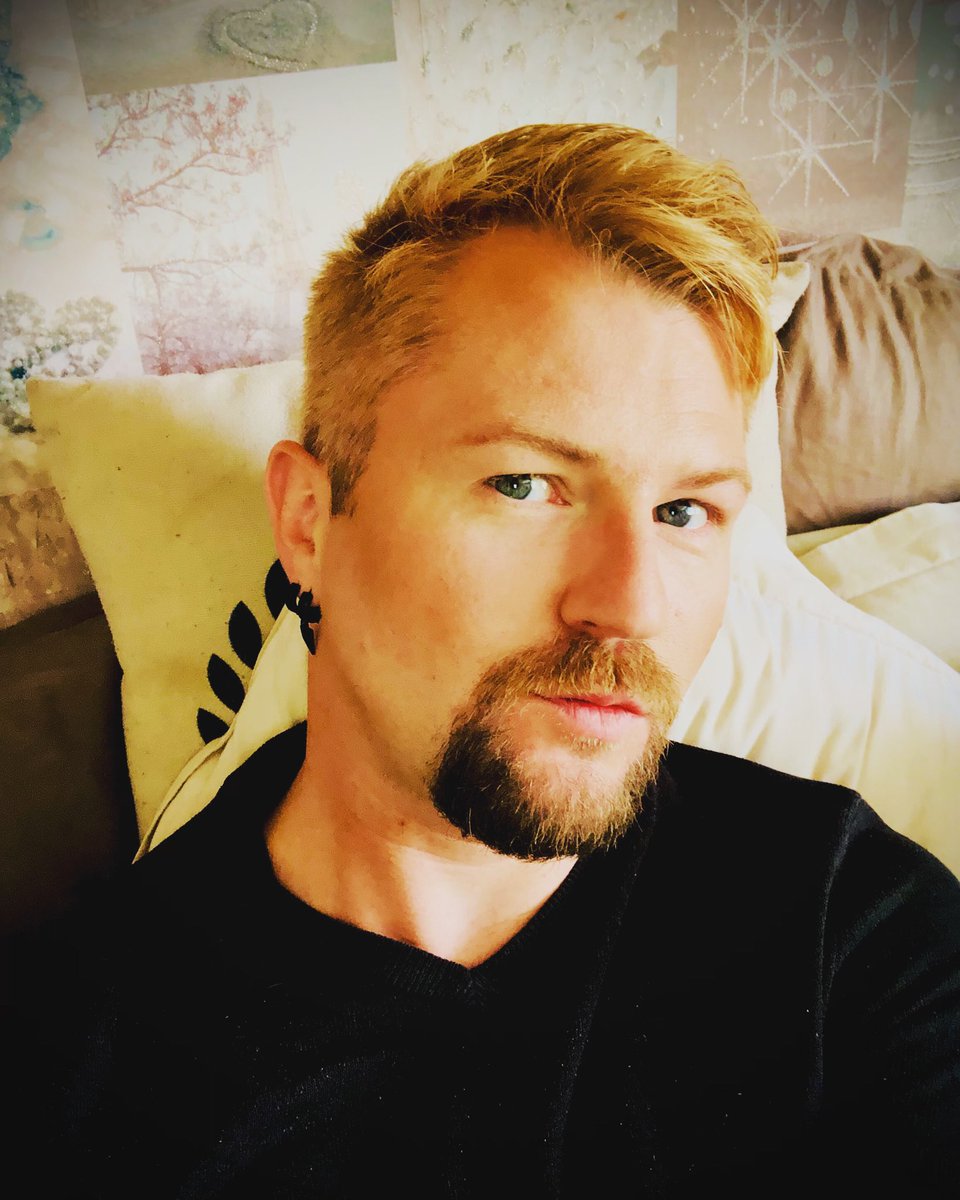 GDambella's tweet photo. Feeling cute #gay #gaygeek https://t.co/epo1BIgDO7