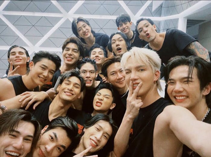 blwithholywater's tweet photo. With all the issues left and right, I want to say that #KinnPorsche fam is one of the families that really matters to me👨👨👦👦❤️
#KinnPorscheTheseries #KinnPorscheWorldTour #KPFam https://t.co/a74LeL09mg