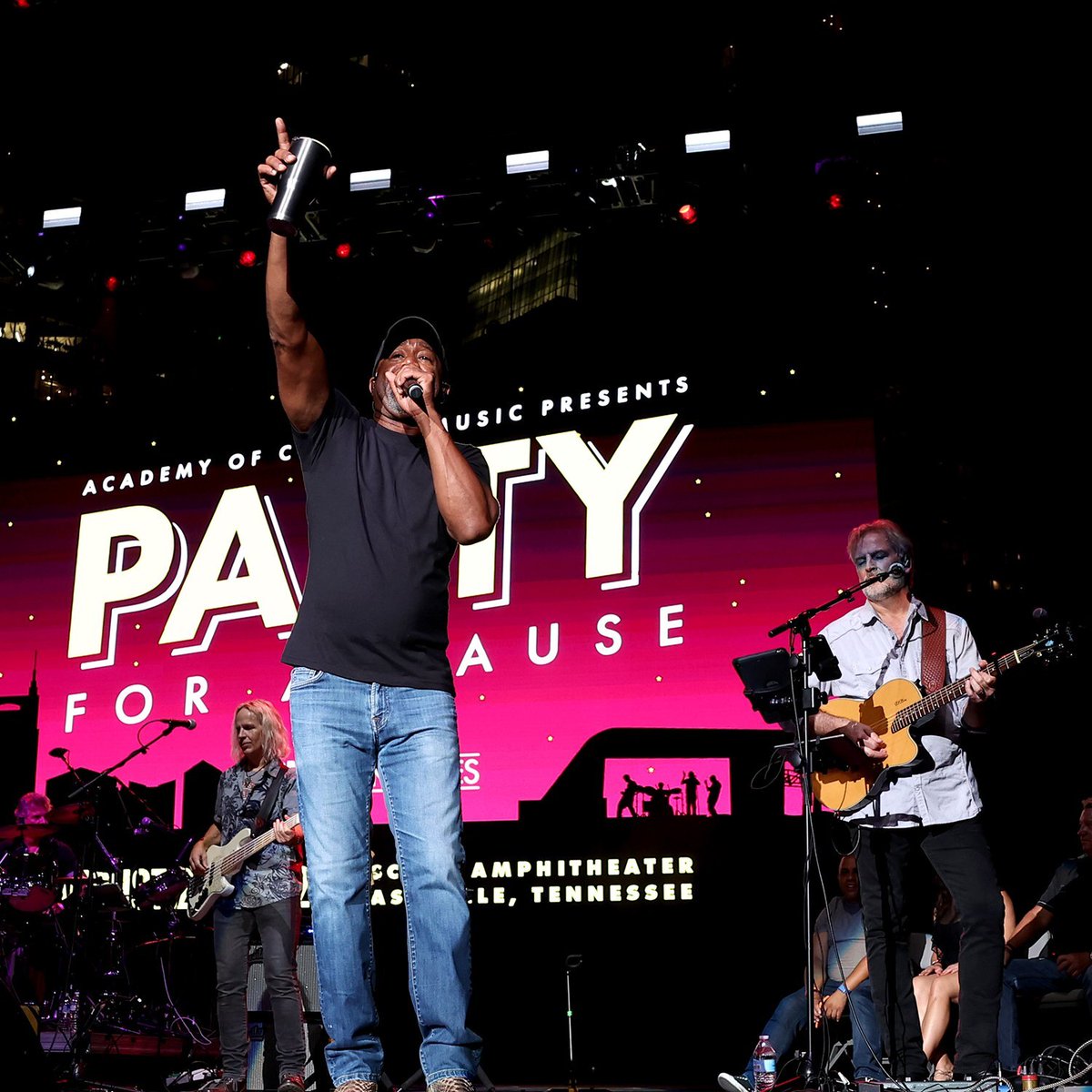 What a night!! Thank you to everyone who came out for #ACM's Party For A Cause to benefit #ACMLiftingLives. Cheers!
