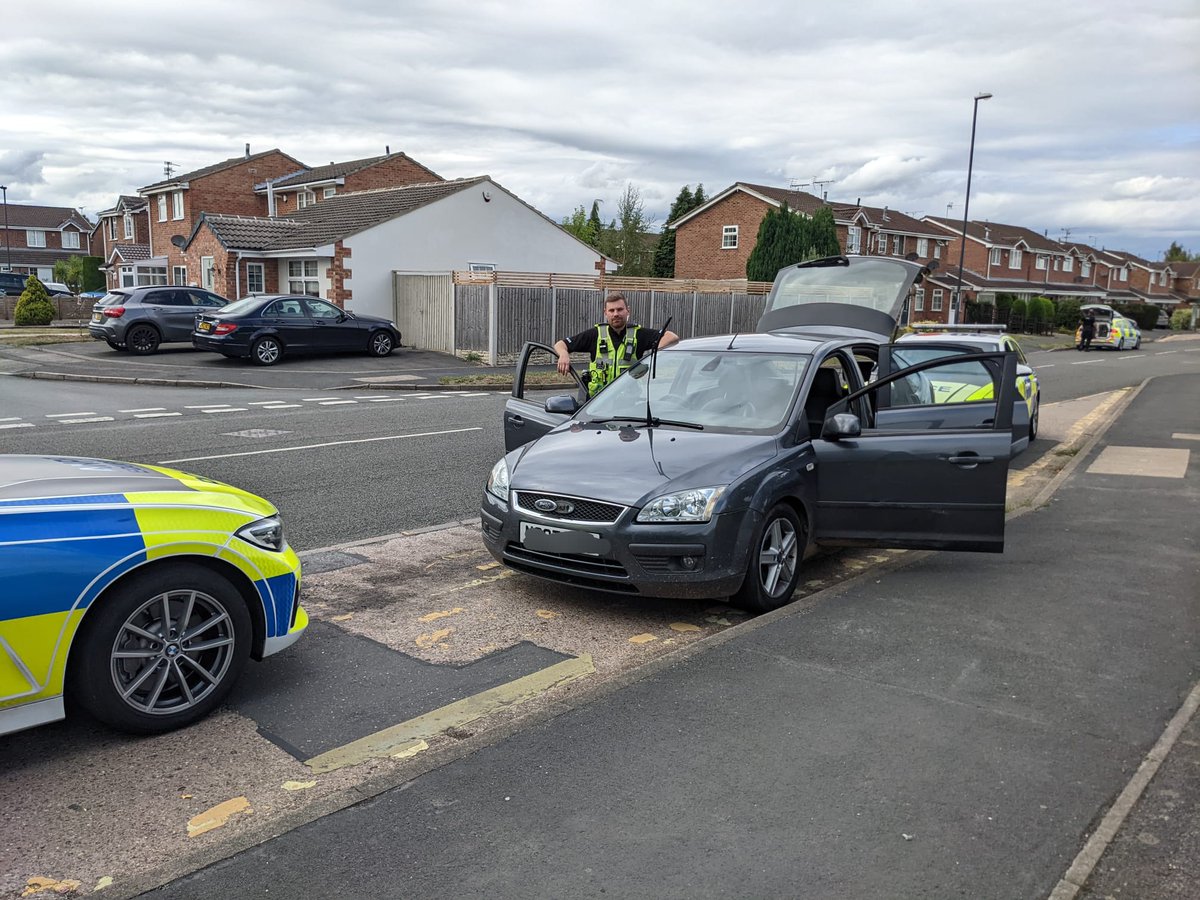 DerbyshireRPU's tweet photo. Chellaston
2 likely lads spotted driving this #Shed, brief #FTS, passenger legs it but driver not quick enough
#Disqual and #Cloned to try and hide lack of docs
Cannabis also in vehicle and tyres have seen better days
#Seized #Reported #SwiftByName https://t.co/RMe7fehm2W