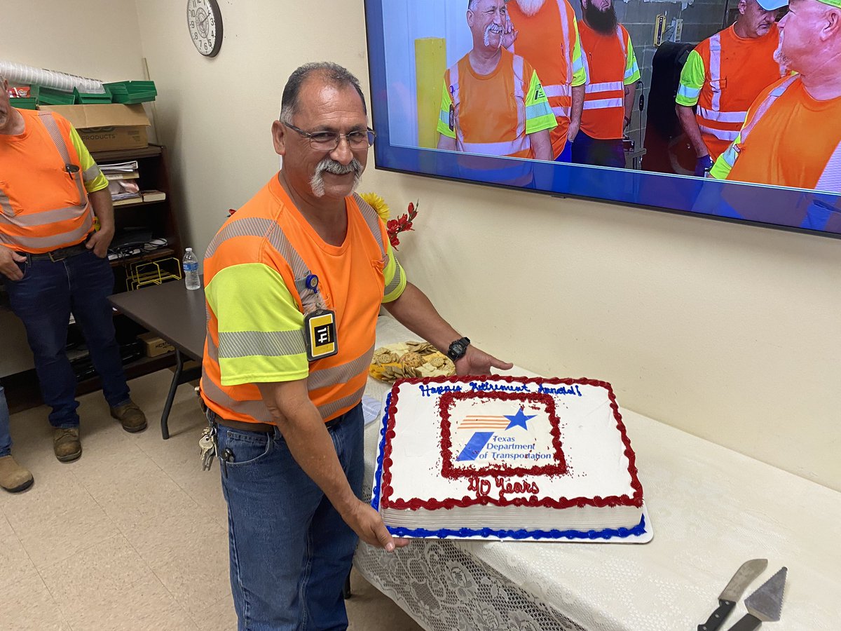 TxDOTTyler's tweet photo. What an incredible career! Today we celebrated Arnold Gonzales’ (Longview Maintenance) retirement after 40 years of service with @TxDOT ! Good luck Arnold! You are truly a legend! https://t.co/xlgwOEc7x2