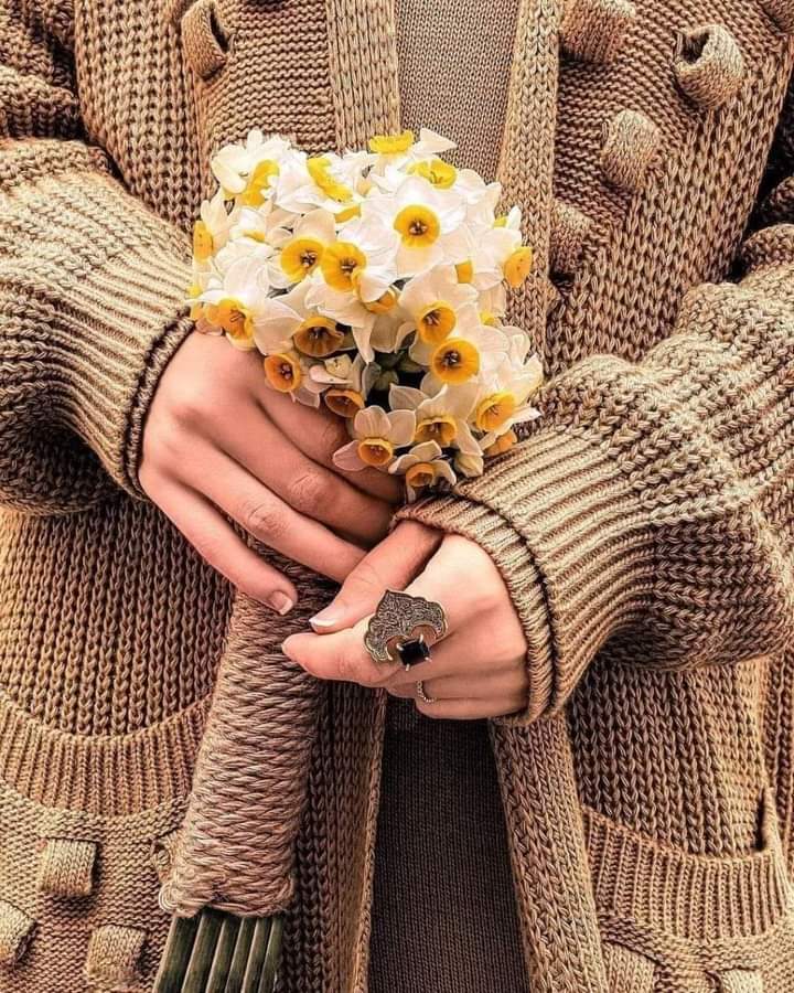 M_whg412000's tweet photo. إذا جعلك الله تنتظر طويلآ 
  فأستعد لتحصل على ضعف ماكنت تتمنى 💛
#نبض_الوناسه_للدعم https://t.co/dDg4evhhzw