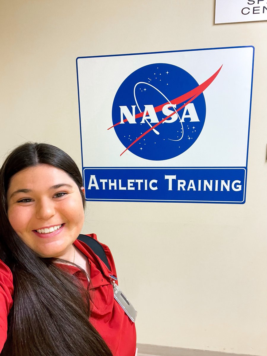uarkcoehp's tweet photo. Summer internships may have ended, but our students will carry their newfound knowledge into the new academic year! Marissa Turner, a student in our @Uark_MAT program, spent time at @NASA, working with RehabWorks and the athletic training staff there.
ππ #coehpWECARE https://t.co/gTCXiircbL
