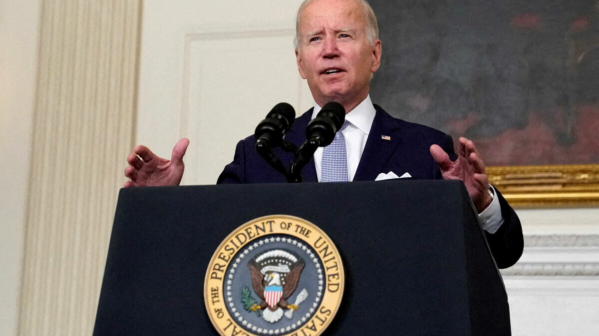 le_Parisien's tweet photo. Joe Biden a annoncé un effacement partiel des emprunts étudiants, une question qui suscite un vif débat dans un pays où une année à l’université peut coûter plusieurs dizaines de milliers de dollars
➡️ https://t.co/VynjIjRSfU https://t.co/LYXesM3JDT