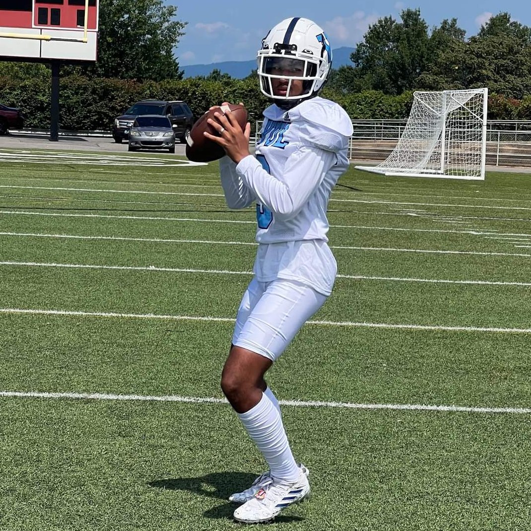 HBCUSports1's tweet photo. Virginia University Lynchburg Coach Tim Newman has Named CJ Brooks QB1
* Brooks from Olympia High School, Orlando Florida https://t.co/OhxOQukOeF