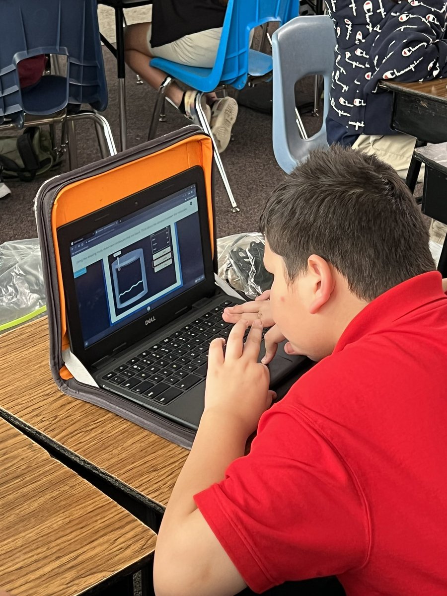 ScottMuri's tweet photo. Virtual science experiments can activate young minds! Happening now @BurlesonECISD https://t.co/97tvACCKg5