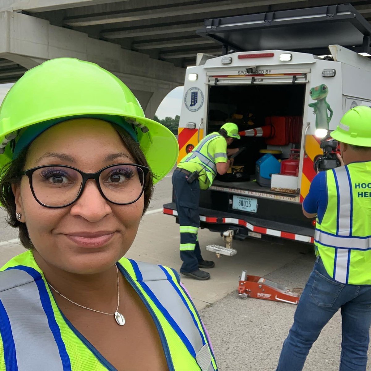 CierraReporter's tweet photo. Gas prices are now going down. But when they spiked we all felt it. For some people that meant driving on a prayer and sometimes running out of gas on the roadway until a group like #HoosierHelpers could come to the rescue. @WTHRcom #gas #gasprices https://t.co/2AsZrdpnOj